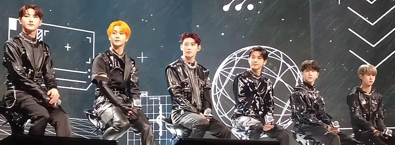 더 뉴 식스 · The New Six
