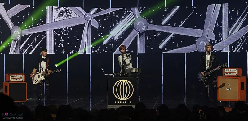 루나플라이 · Lunafly