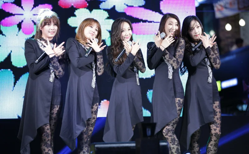 퀸비즈 · Queen B'Z