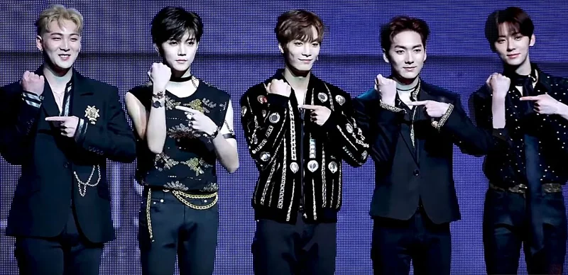 뉴이스트 · NU'EST