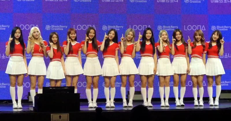 이달의 소녀 · Loona