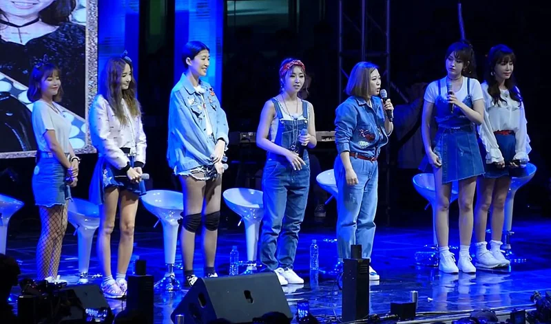 언니쓰 · Unnies
