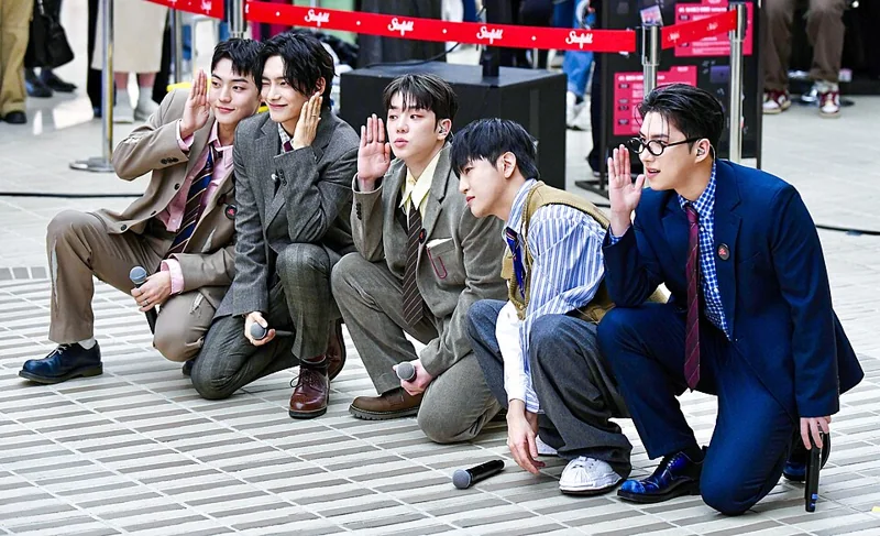 에이스 · A.C.E