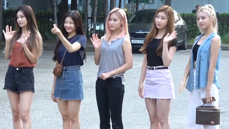 ITZY · Itzy